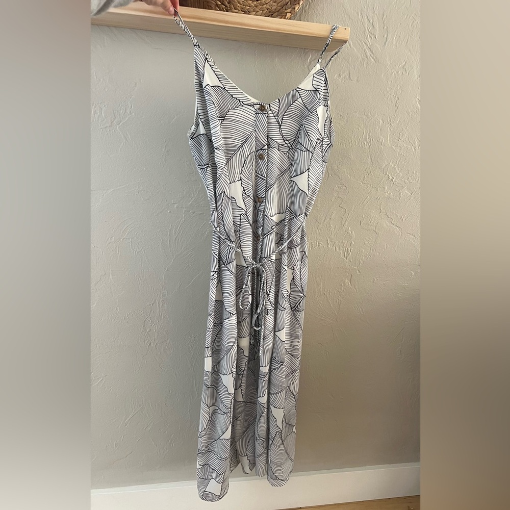 Midi dress with front slit